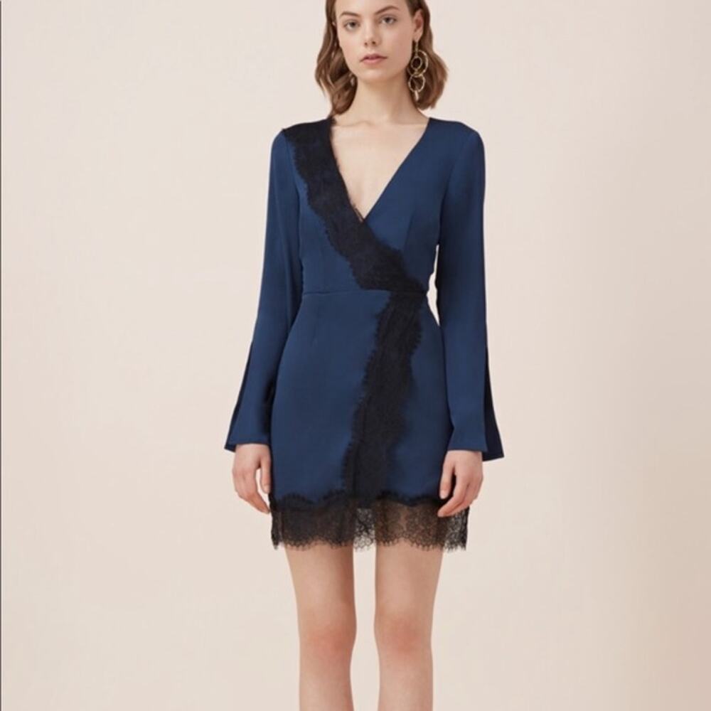 Keepsake The Label Mini Dress M Satin Lace Trim Long Flare Sleeve Blue Black